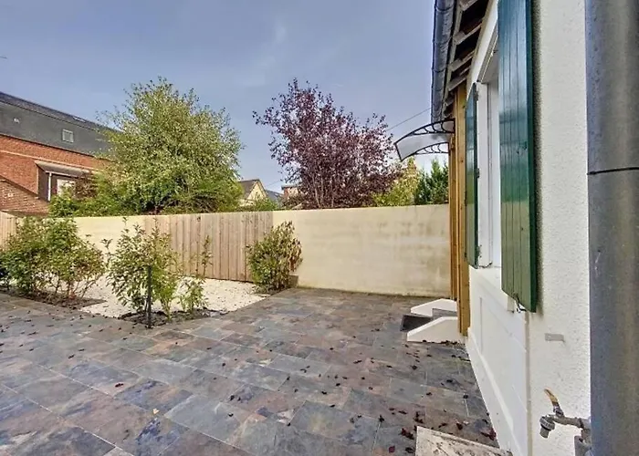 Maison Avec Terrasse A Quelques Minutes De La Place Morny *